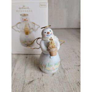 Hallmark Anna G. Halo snow top lodge ornament Xmas